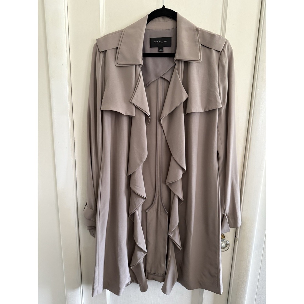 Ann Taylor 100% Silk Ruffle Trench Coat Sz M No Belt Quiet Luxury Classy